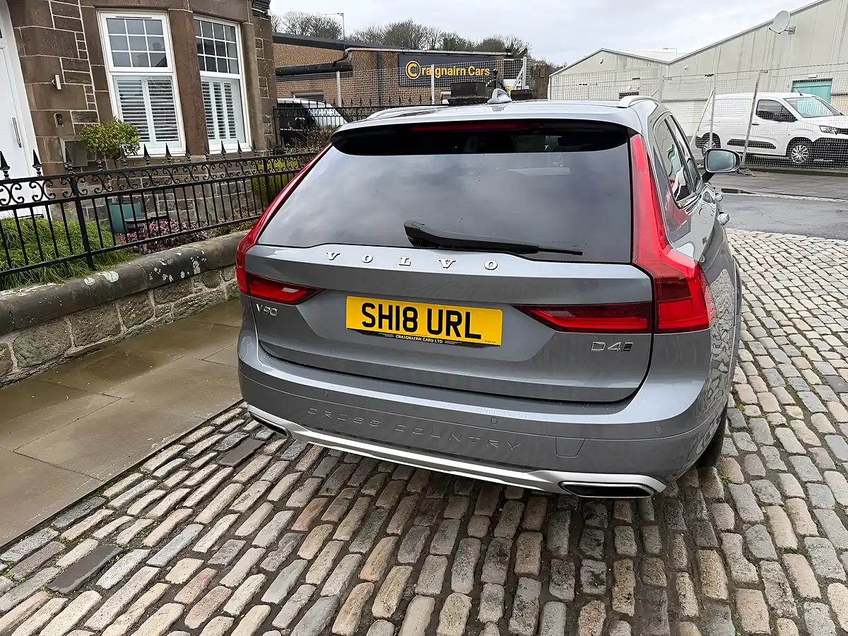 Used 2018 Volvo V90 Cross Country Pro Osmium Grey - Interior and Exterior details 10