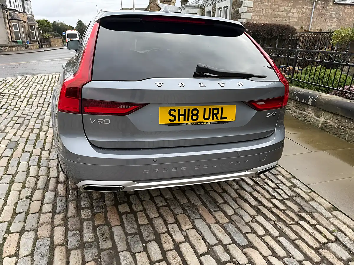 Used 2018 Volvo V90 Cross Country Pro Osmium Grey - Interior and Exterior details 12