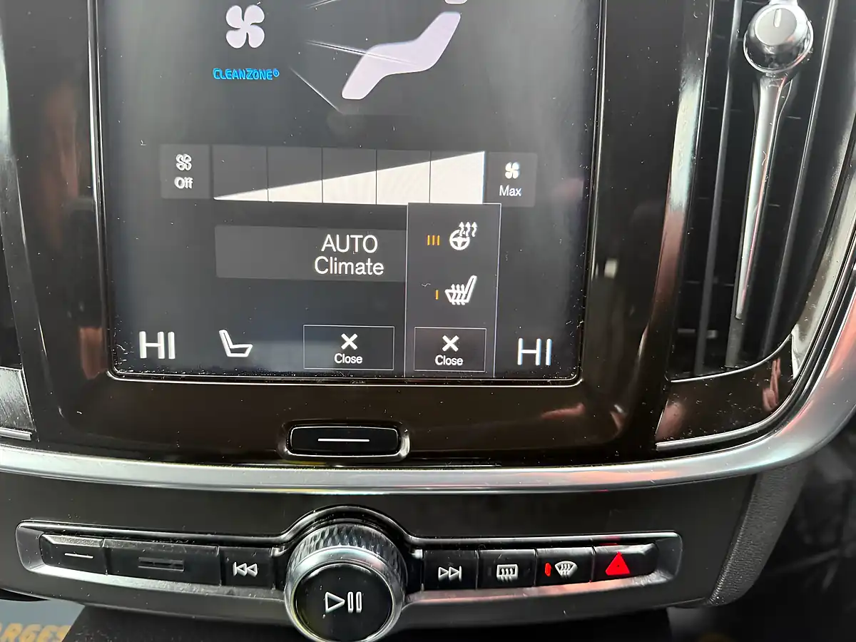Used 2018 Volvo V90 Cross Country Pro Osmium Grey - Interior and Exterior details 19
