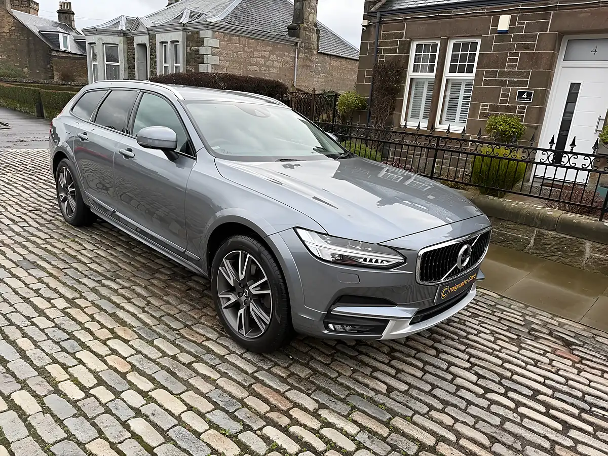 Used 2018 Volvo V90 Cross Country Pro Osmium Grey - Interior and Exterior details 5