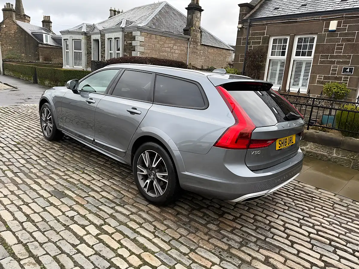 Used 2018 Volvo V90 Cross Country Pro Osmium Grey - Interior and Exterior details 6