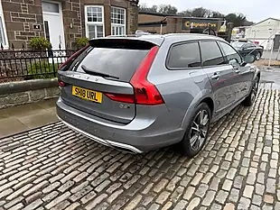 Used 2018 Volvo V90 Cross Country Pro Osmium Grey - Interior and Exterior details 7