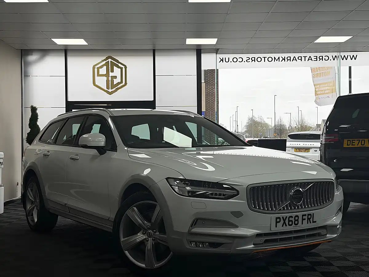 Used 2018 Volvo V90 Cross Country Volvo Ocean Race Crystal White - Front View