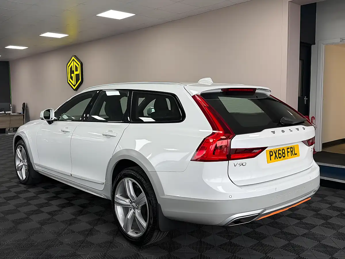 Used 2018 Volvo V90 Cross Country Volvo Ocean Race Crystal White - Interior and Exterior details 6