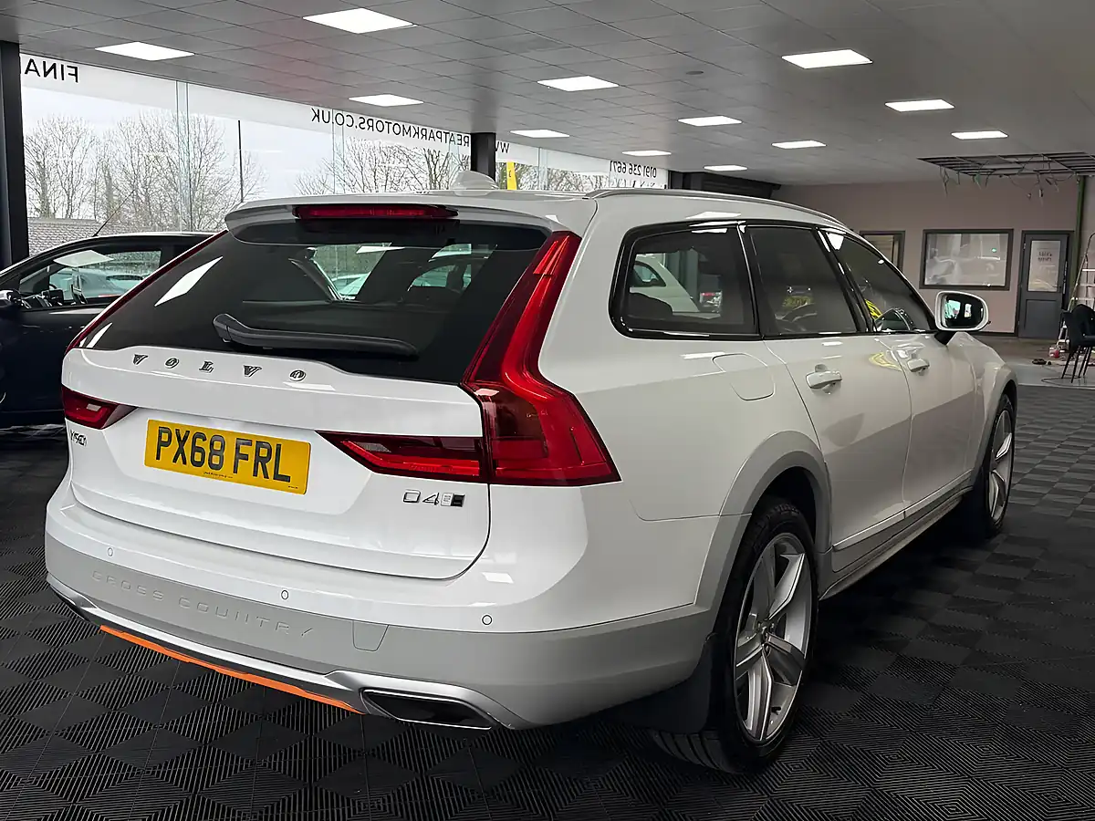 Used 2018 Volvo V90 Cross Country Volvo Ocean Race Crystal White - Interior and Exterior details 7