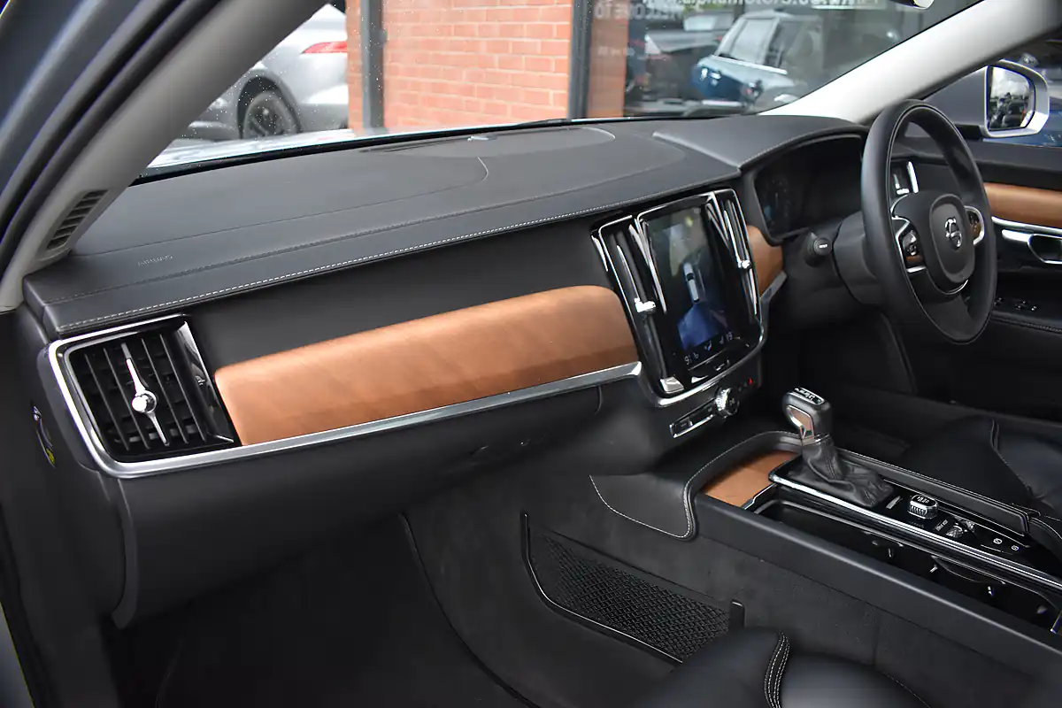 Used 2018 Volvo V90 Inscription Electric Silver - Interior and Exterior details 13