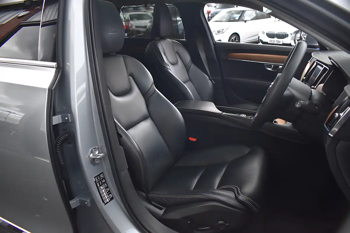 Used 2018 Volvo V90 Inscription Electric Silver - Interior and Exterior details 7