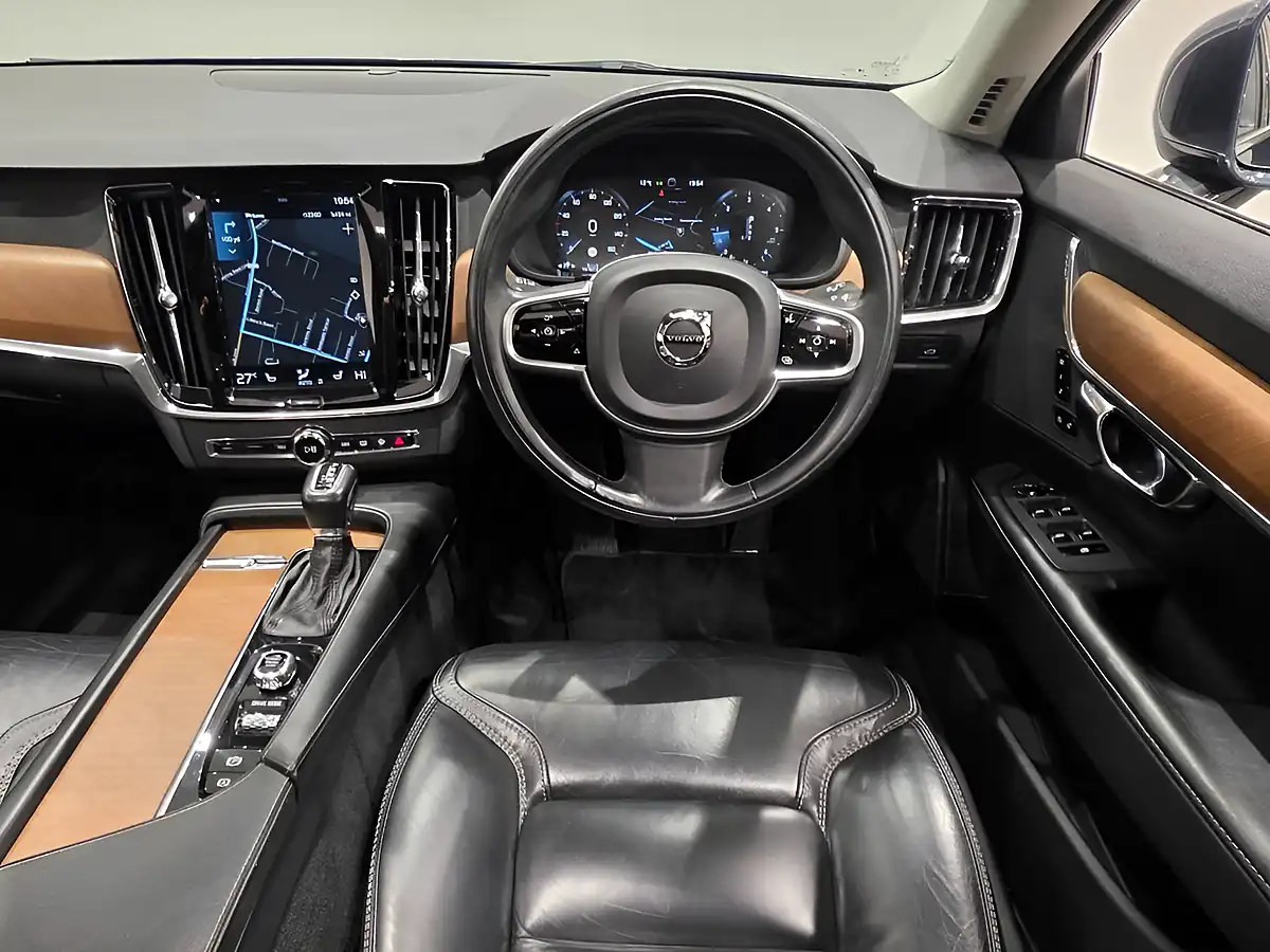 Used 2018 Volvo V90 Inscription Pro Blue - Interior and Exterior details 15