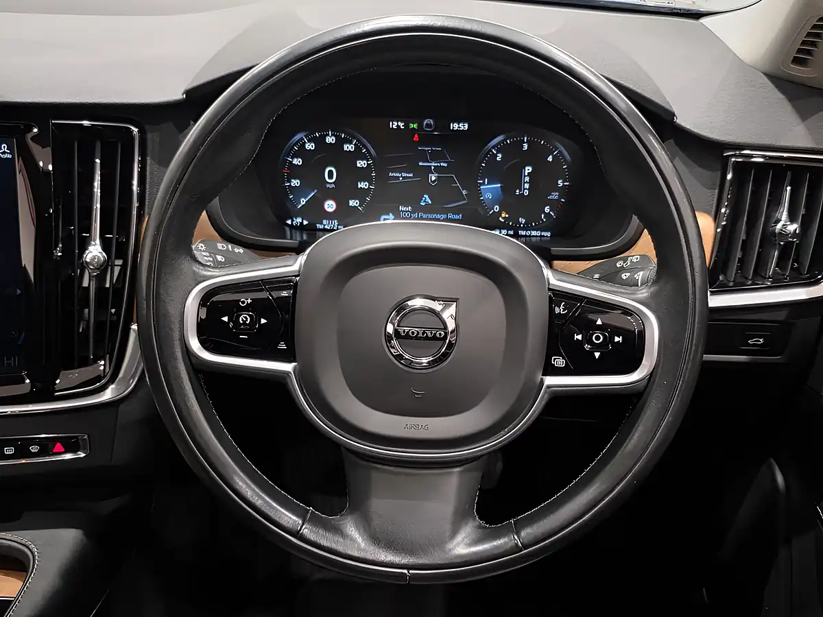 Used 2018 Volvo V90 Inscription Pro Blue - Interior and Exterior details 16