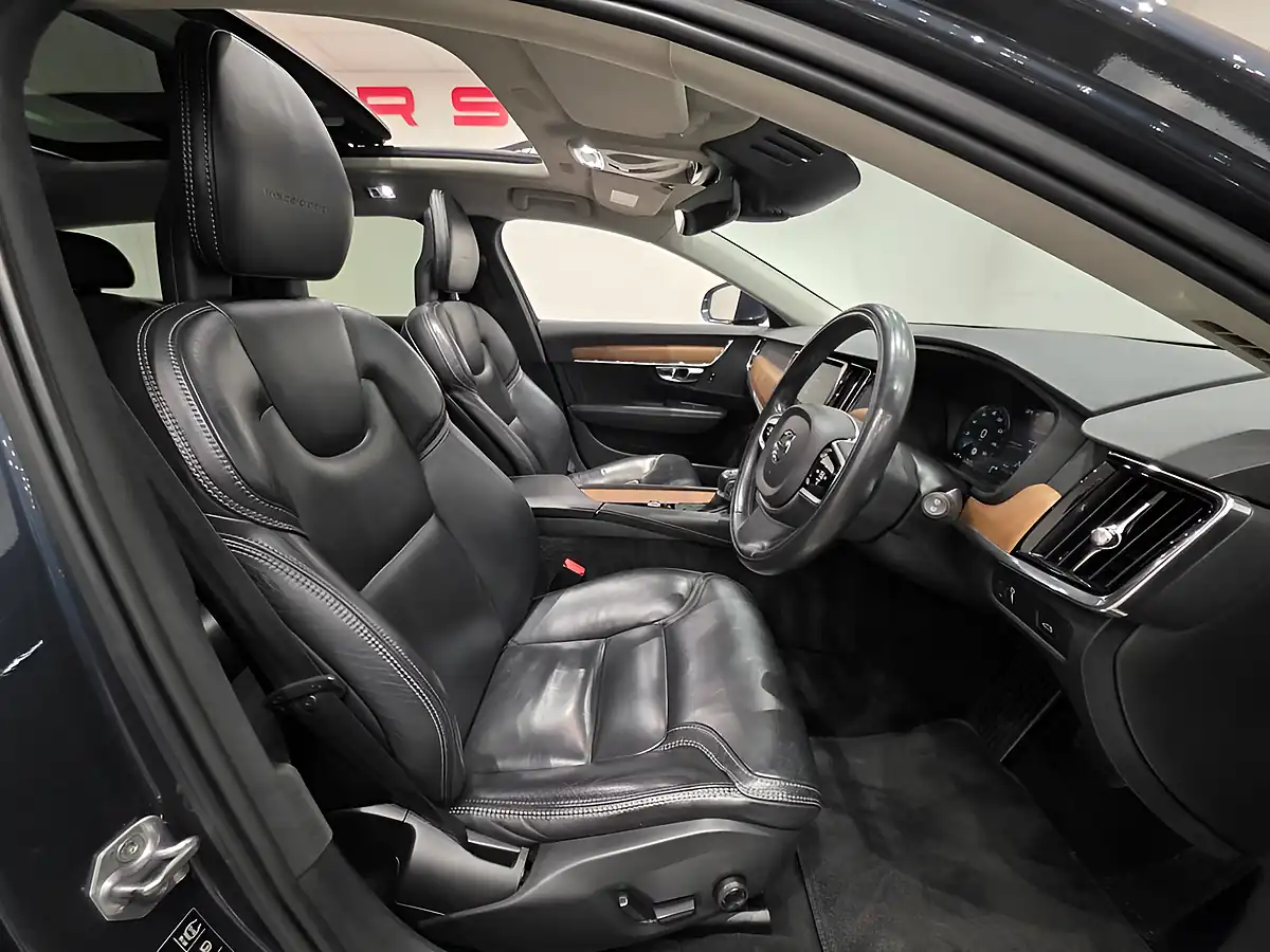 Used 2018 Volvo V90 Inscription Pro Blue - Interior and Exterior details 8