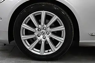 Used 2018 Volvo V90 Inscription Silver - Interior and Exterior details 13