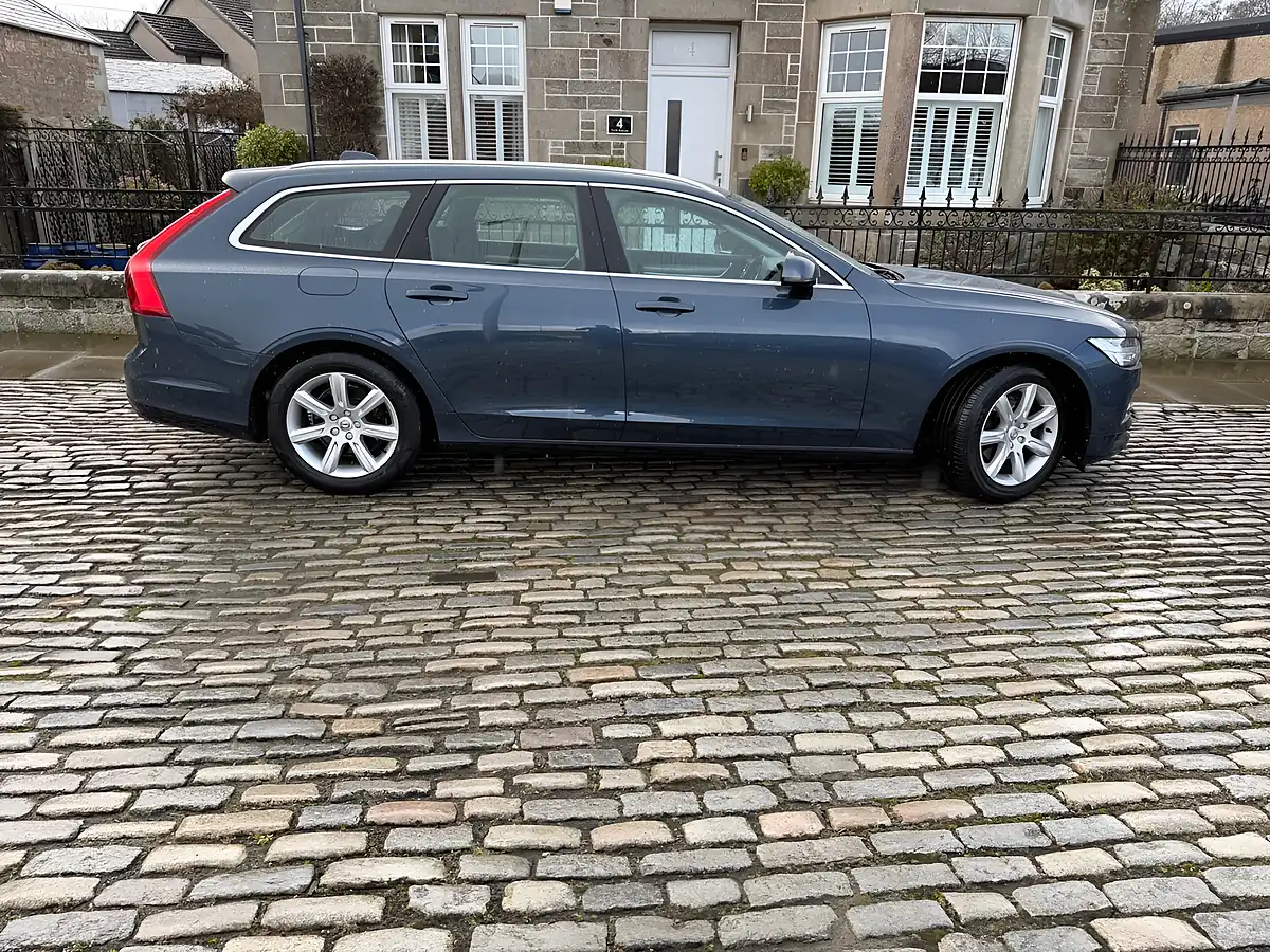 Used 2018 Volvo V90 Momentum Denim Blue - Interior and Exterior details 11