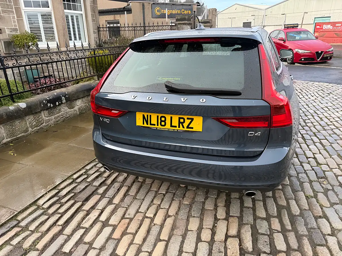 Used 2018 Volvo V90 Momentum Denim Blue - Interior and Exterior details 12