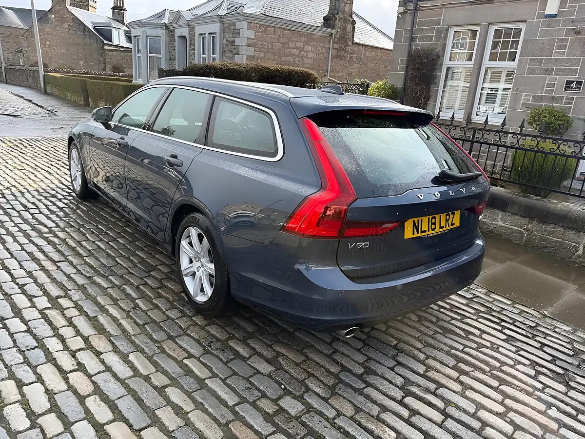 Used 2018 Volvo V90 Momentum Denim Blue - Interior and Exterior details 13