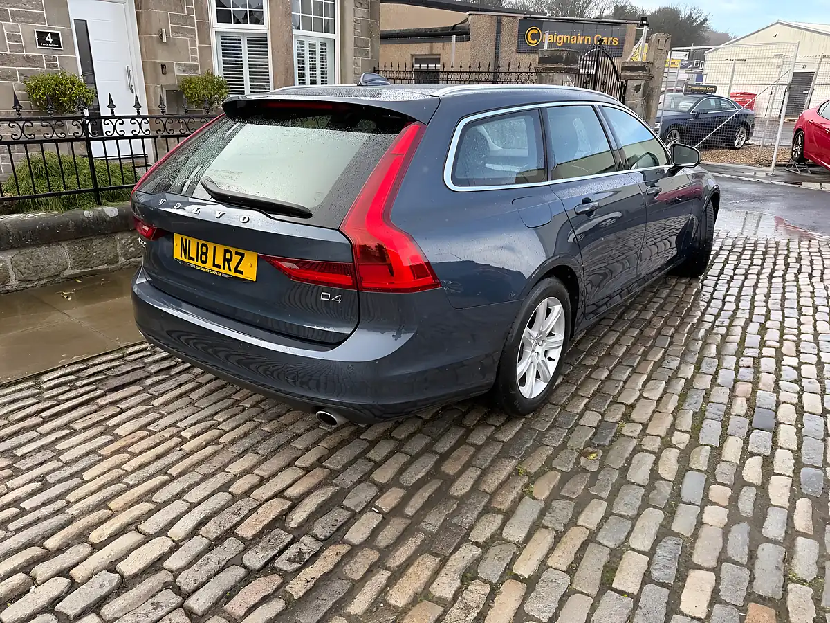 Used 2018 Volvo V90 Momentum Denim Blue - Interior and Exterior details 15