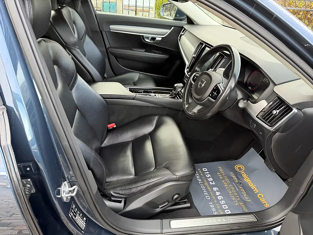 Used 2018 Volvo V90 Momentum Denim Blue - Interior and Exterior details 2