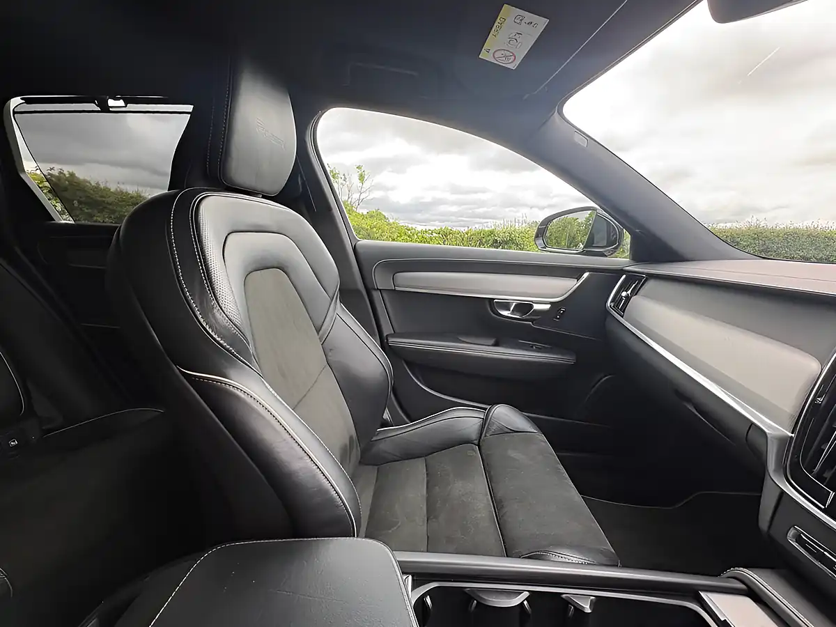 Used 2018 Volvo V90 R-Design Black - Interior and Exterior details 13