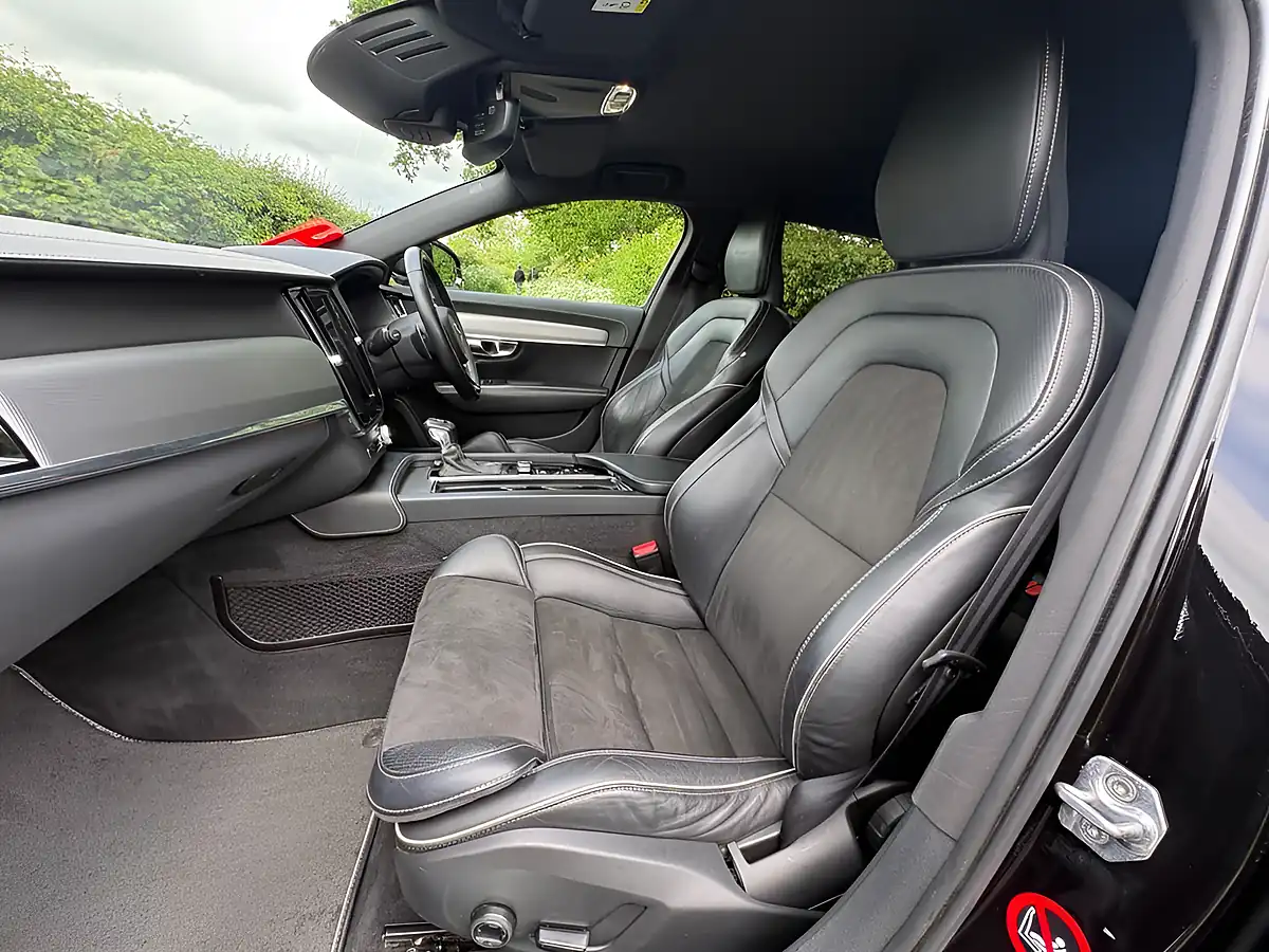 Used 2018 Volvo V90 R-Design Black - Interior and Exterior details 14