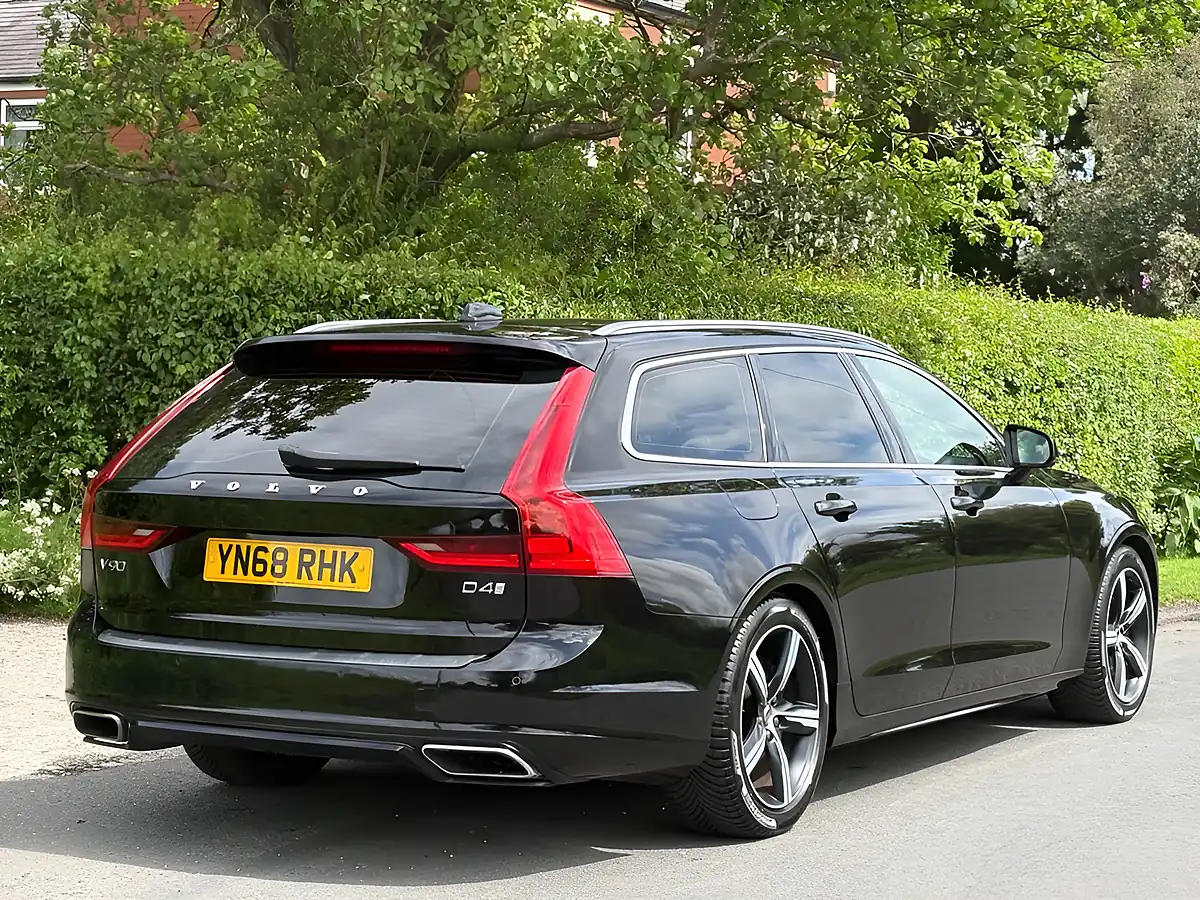 Used 2018 Volvo V90 R-Design Black - Interior and Exterior details 6