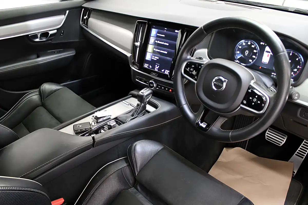 Used 2018 Volvo V90 R-Design Black - Interior and Exterior details 12
