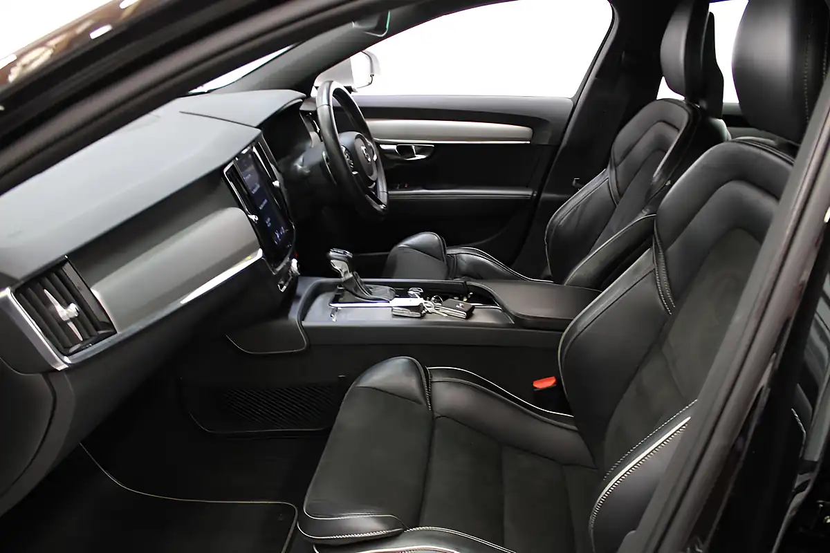 Used 2018 Volvo V90 R-Design Black - Interior and Exterior details 19