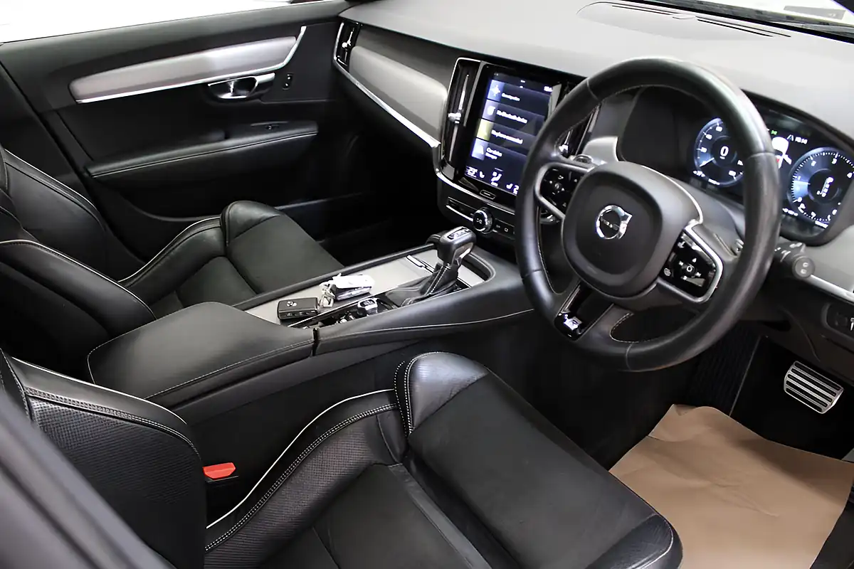 Used 2018 Volvo V90 R-Design Black - Interior and Exterior details 20