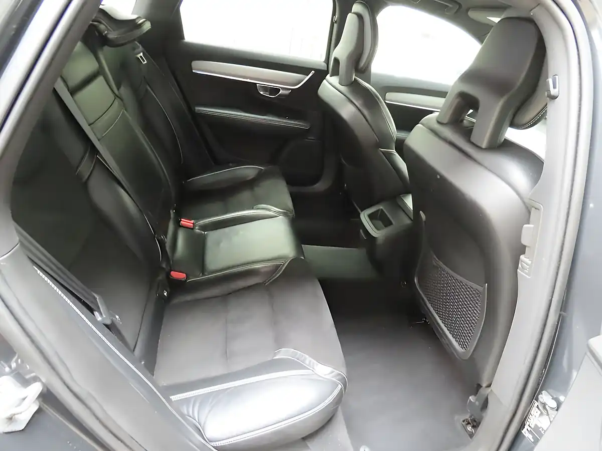 Used 2018 Volvo V90 R-Design Grey - Interior and Exterior details 3
