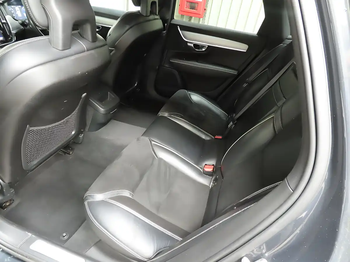Used 2018 Volvo V90 R-Design Grey - Interior and Exterior details 6