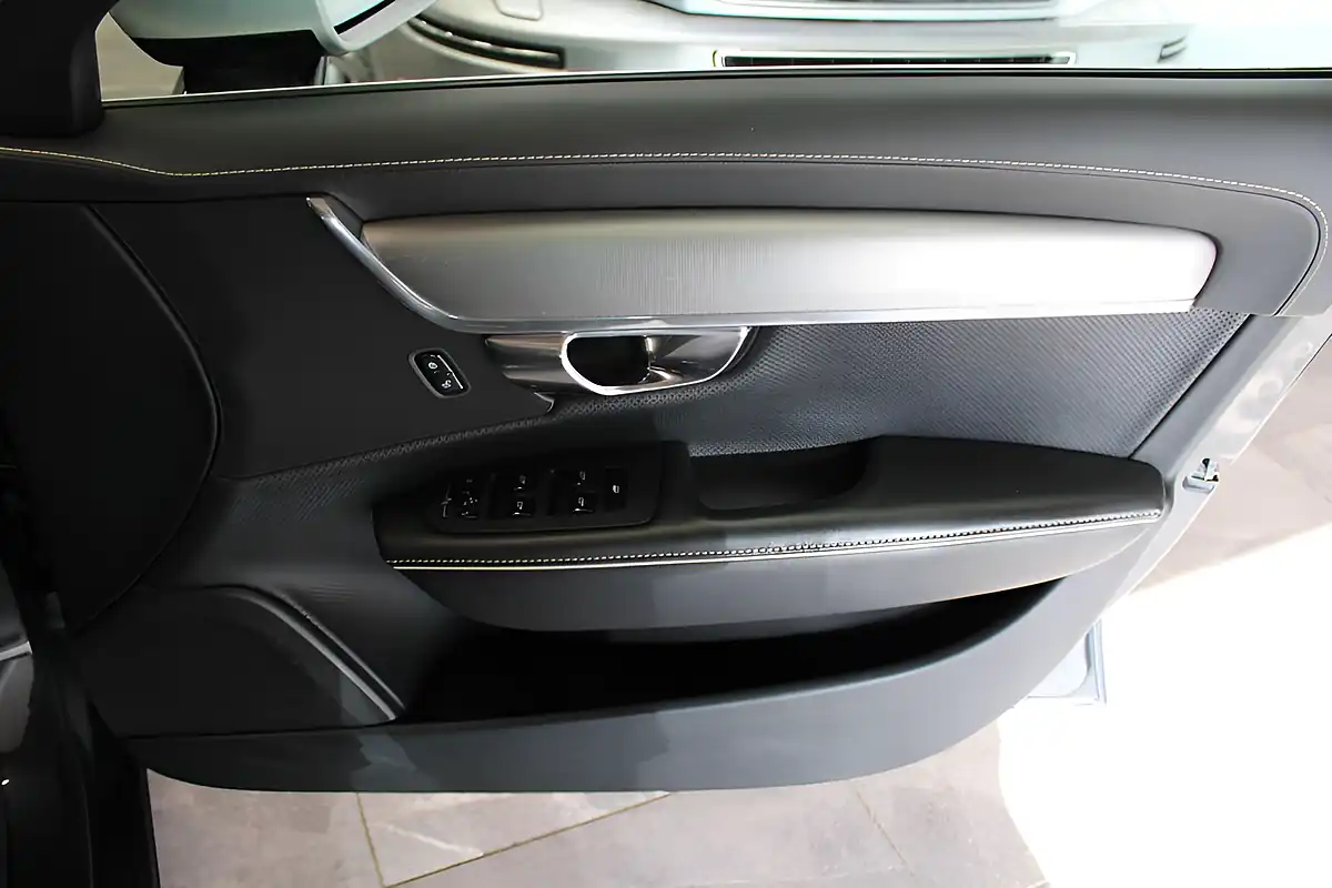 Used 2018 Volvo V90 R-Design Grey - Interior and Exterior details 18