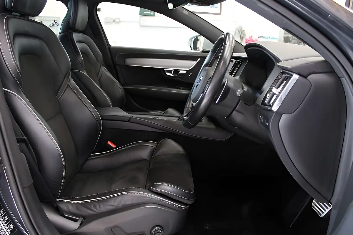 Used 2018 Volvo V90 R-Design Grey - Interior and Exterior details 19