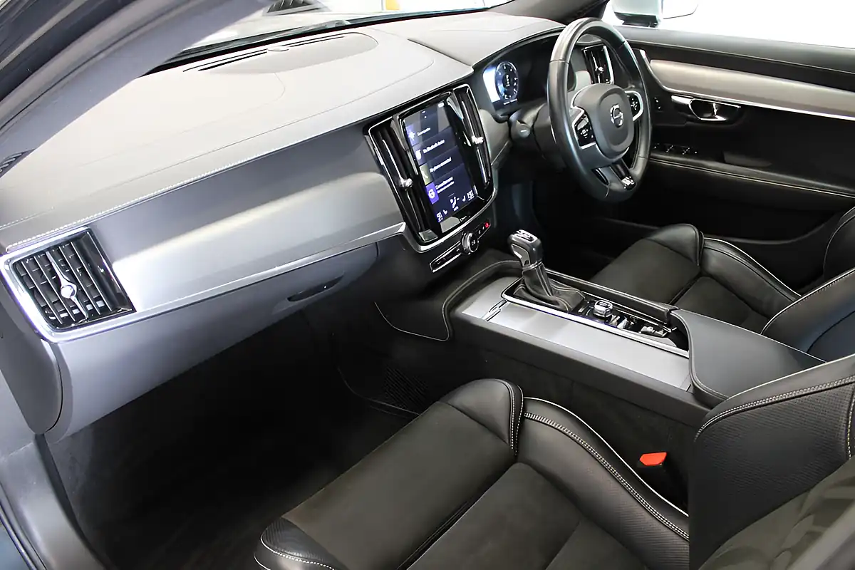 Used 2018 Volvo V90 R-Design Grey - Interior and Exterior details 2