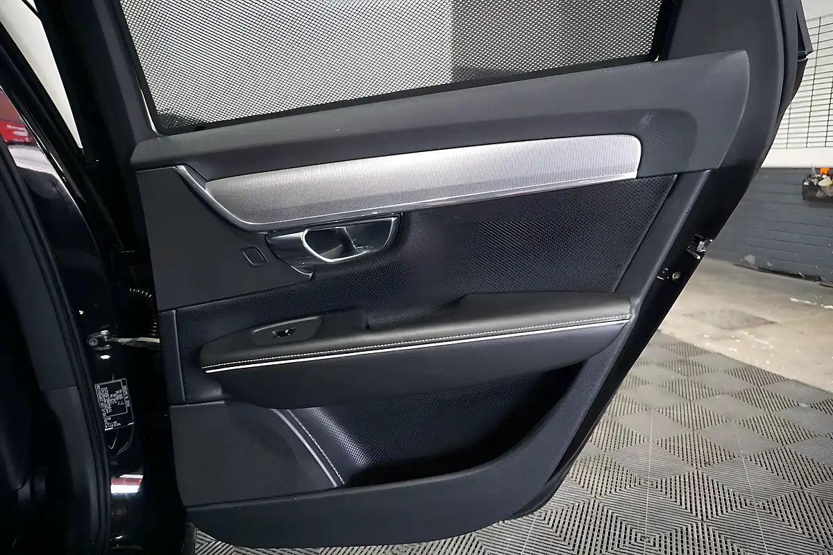 Used 2018 Volvo V90 R-Design Onyx Black - Interior and Exterior details 14