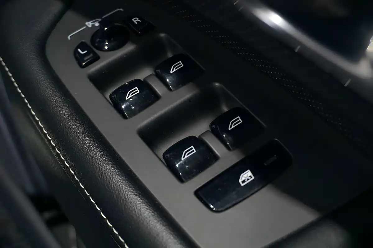 Used 2018 Volvo V90 R-Design Onyx Black - Interior and Exterior details 20