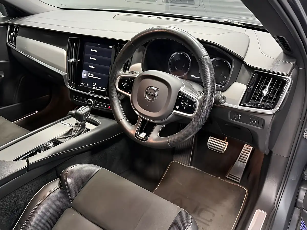 Used 2018 Volvo V90 R-Design Osmium Grey - Interior and Exterior details 12