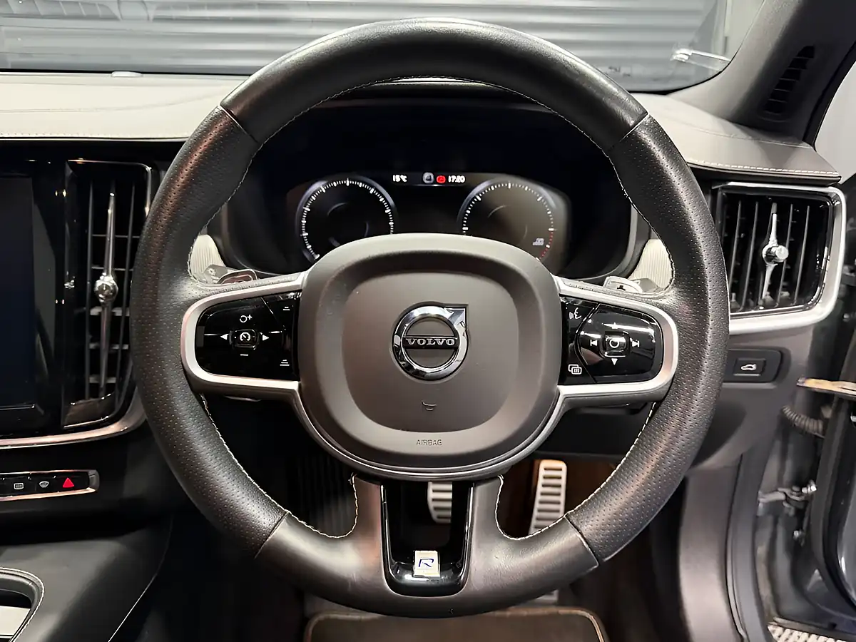 Used 2018 Volvo V90 R-Design Osmium Grey - Interior and Exterior details 14