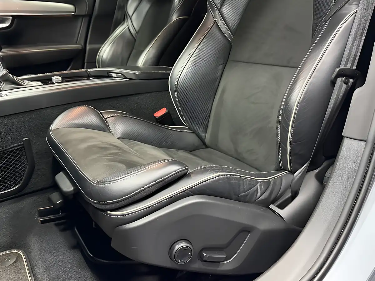 Used 2018 Volvo V90 R-Design Osmium Grey - Interior and Exterior details 16