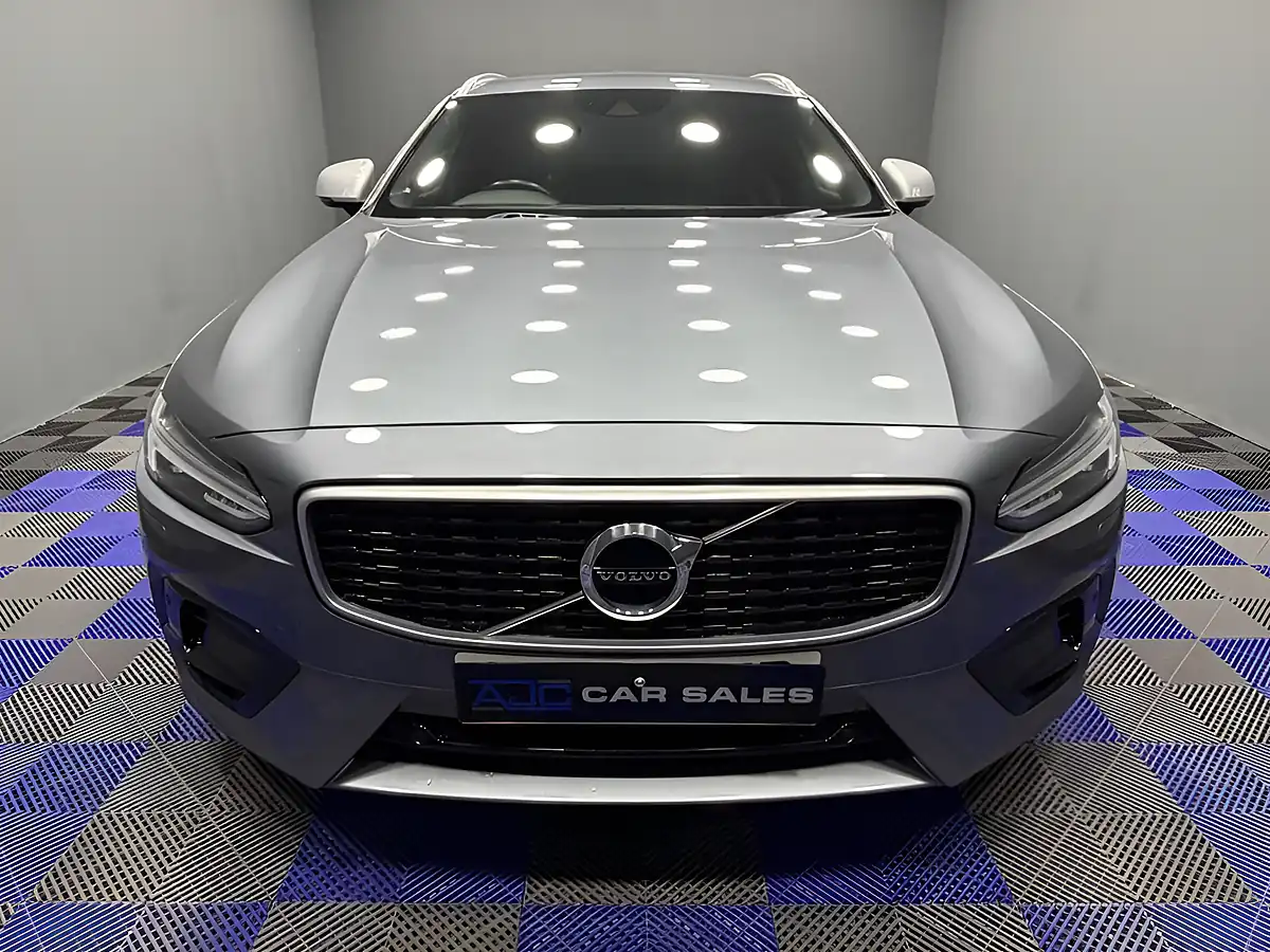 Used 2018 Volvo V90 R-Design Osmium Grey - Interior and Exterior details 4