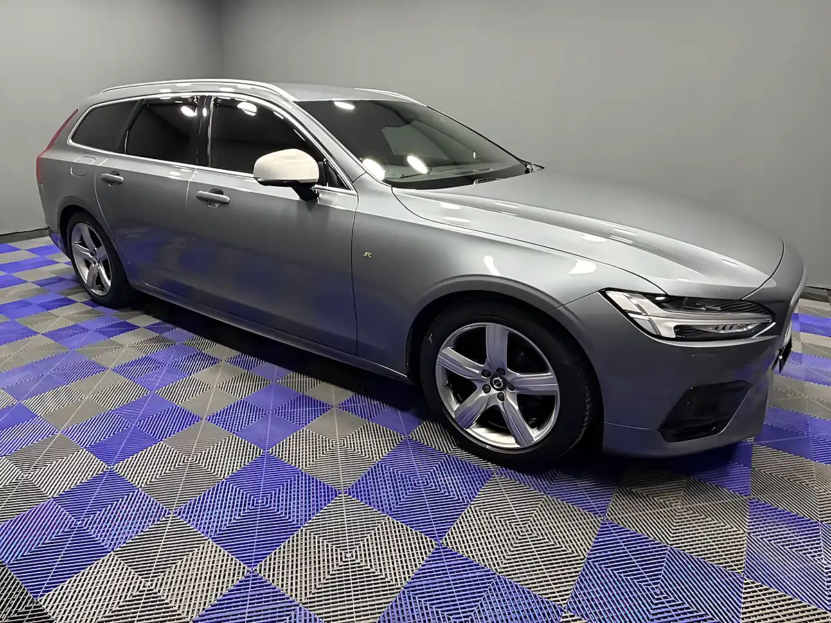 Used 2018 Volvo V90 R-Design Osmium Grey - Interior and Exterior details 5