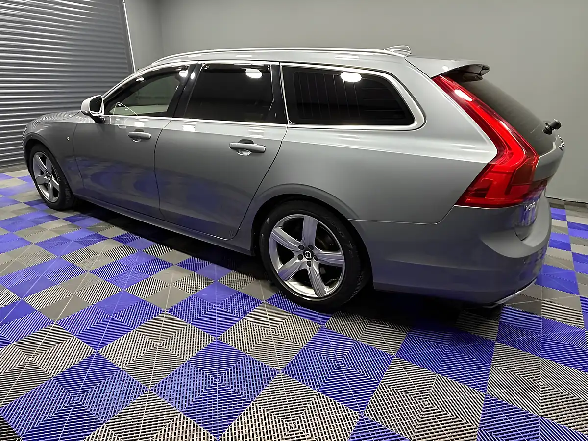 Used 2018 Volvo V90 R-Design Osmium Grey - Interior and Exterior details 8