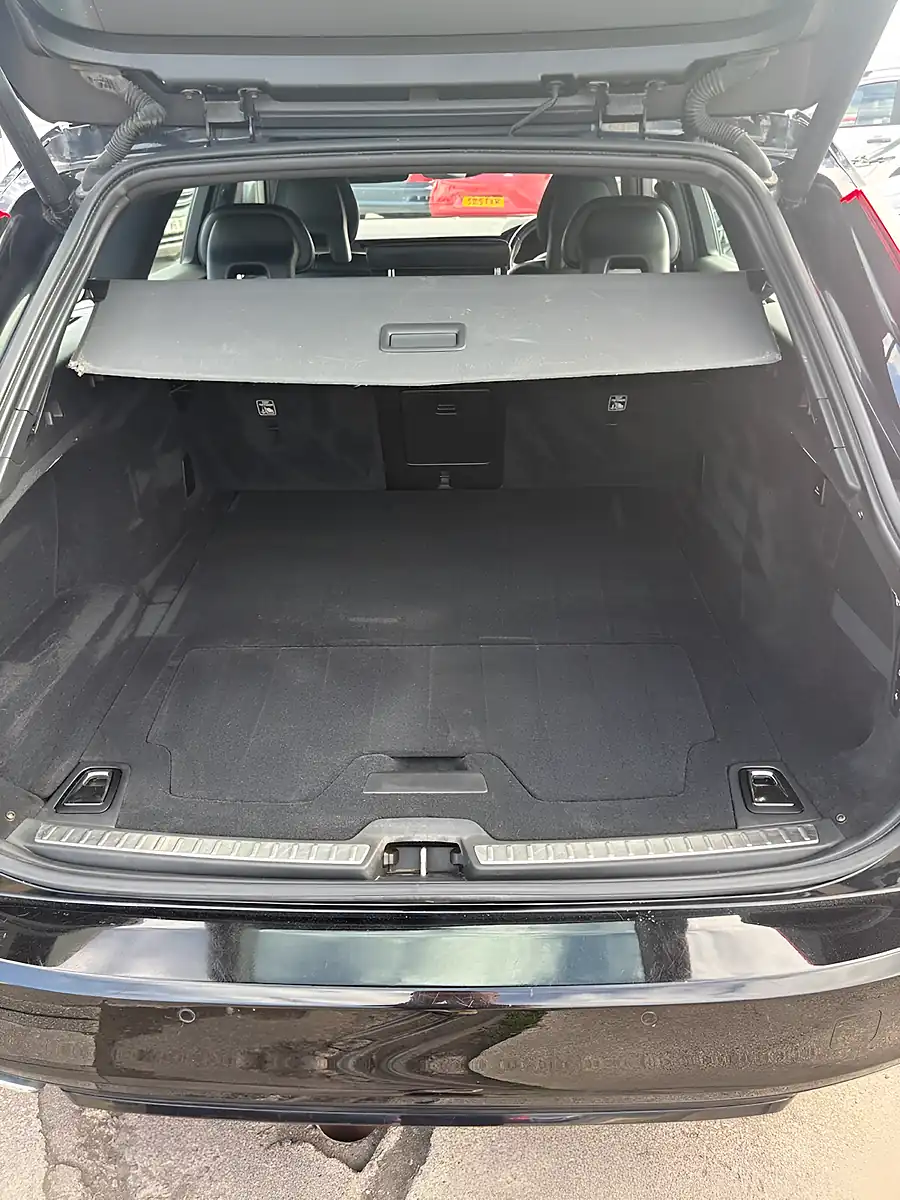 Used 2018 Volvo V90 R-Design Pro Black - Interior and Exterior details 7