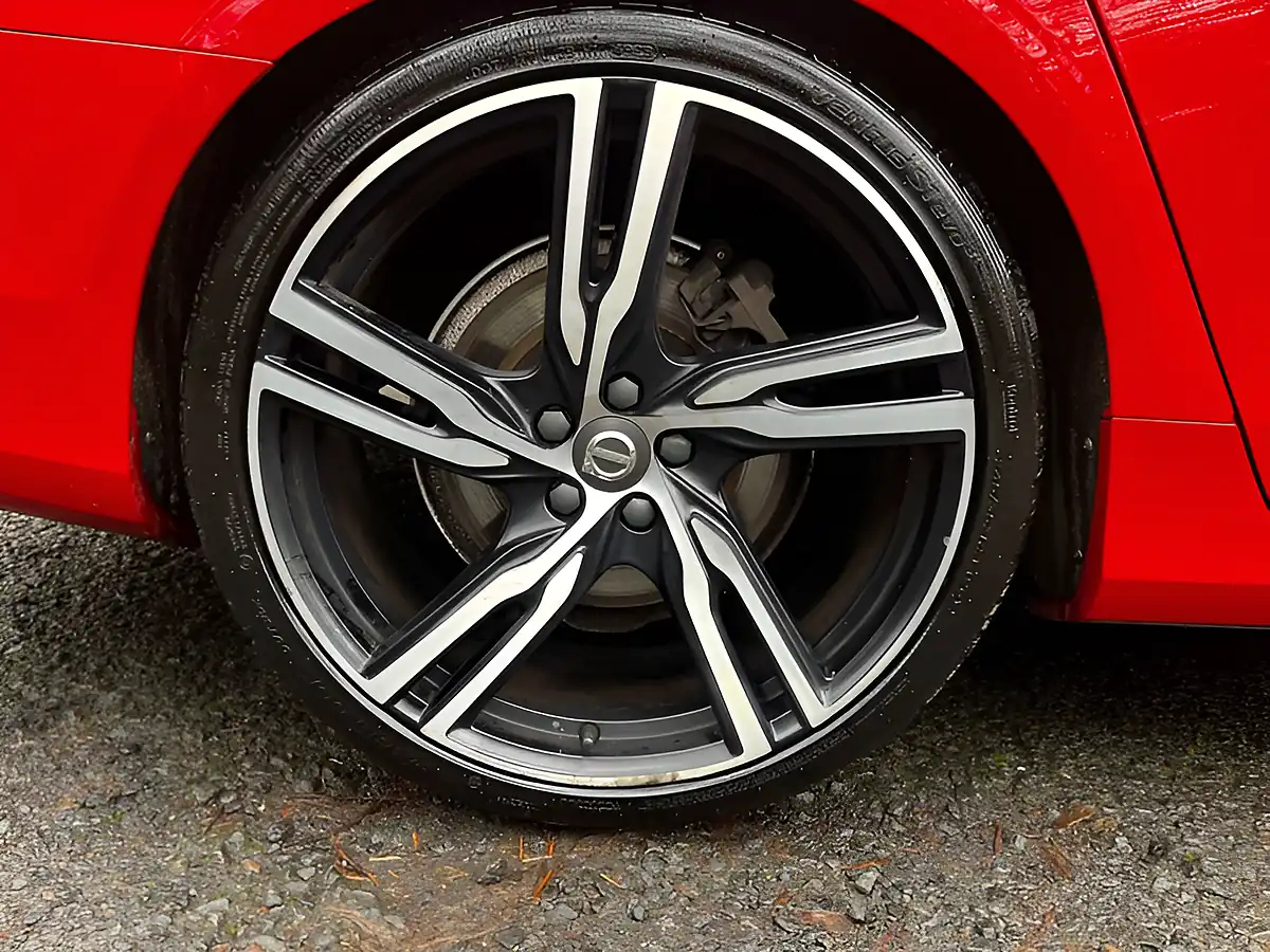 Used 2018 Volvo V90 R-Design Pro Passion Red - Interior and Exterior details 9