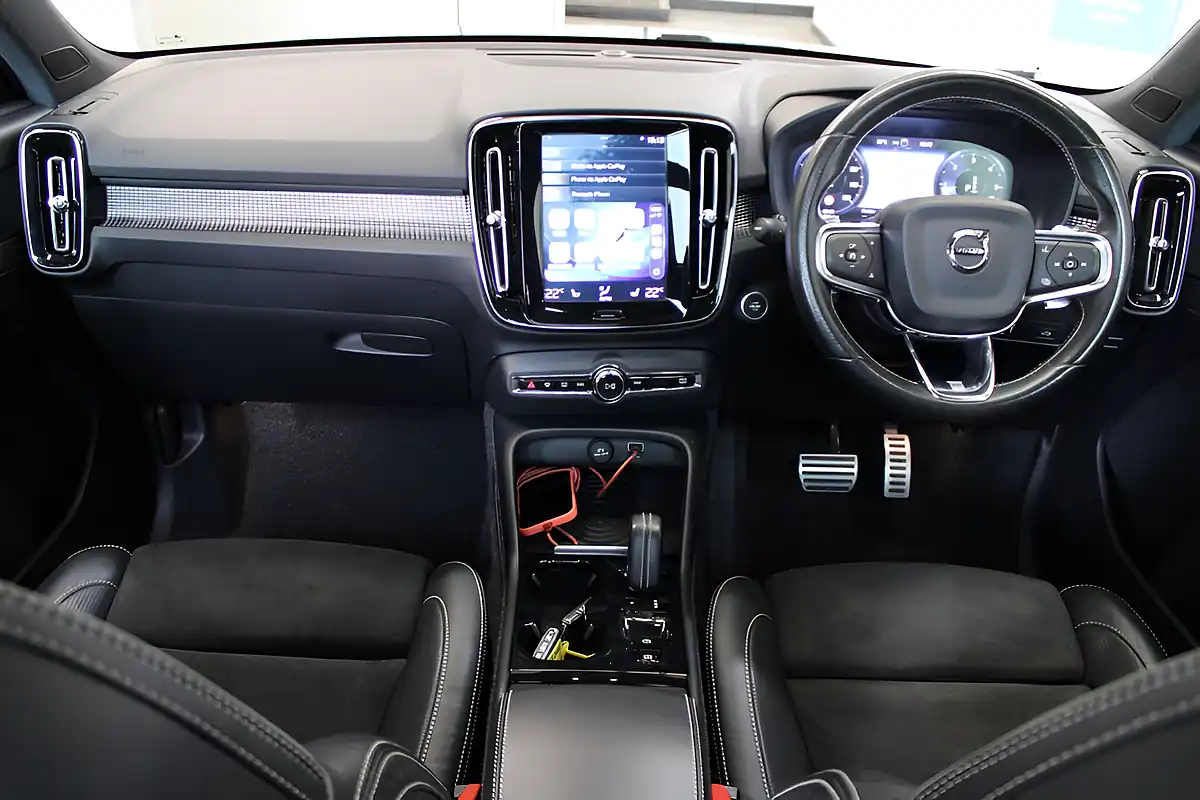 Used 2018 Volvo XC40 First Edition Blue - Interior and Exterior details 16