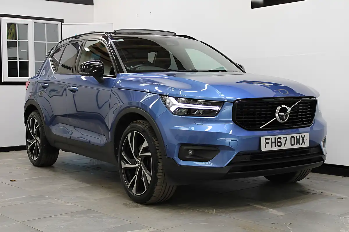 Used 2018 Volvo XC40 First Edition Blue - Interior and Exterior details 6
