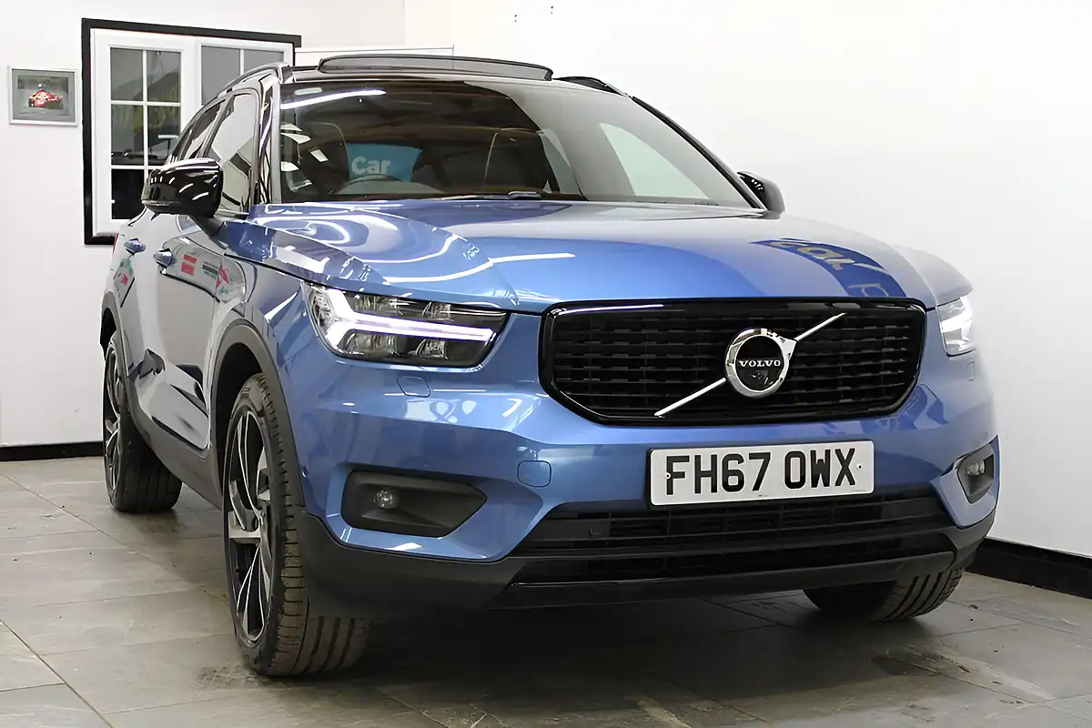 Used 2018 Volvo XC40 First Edition Blue - Interior and Exterior details 7
