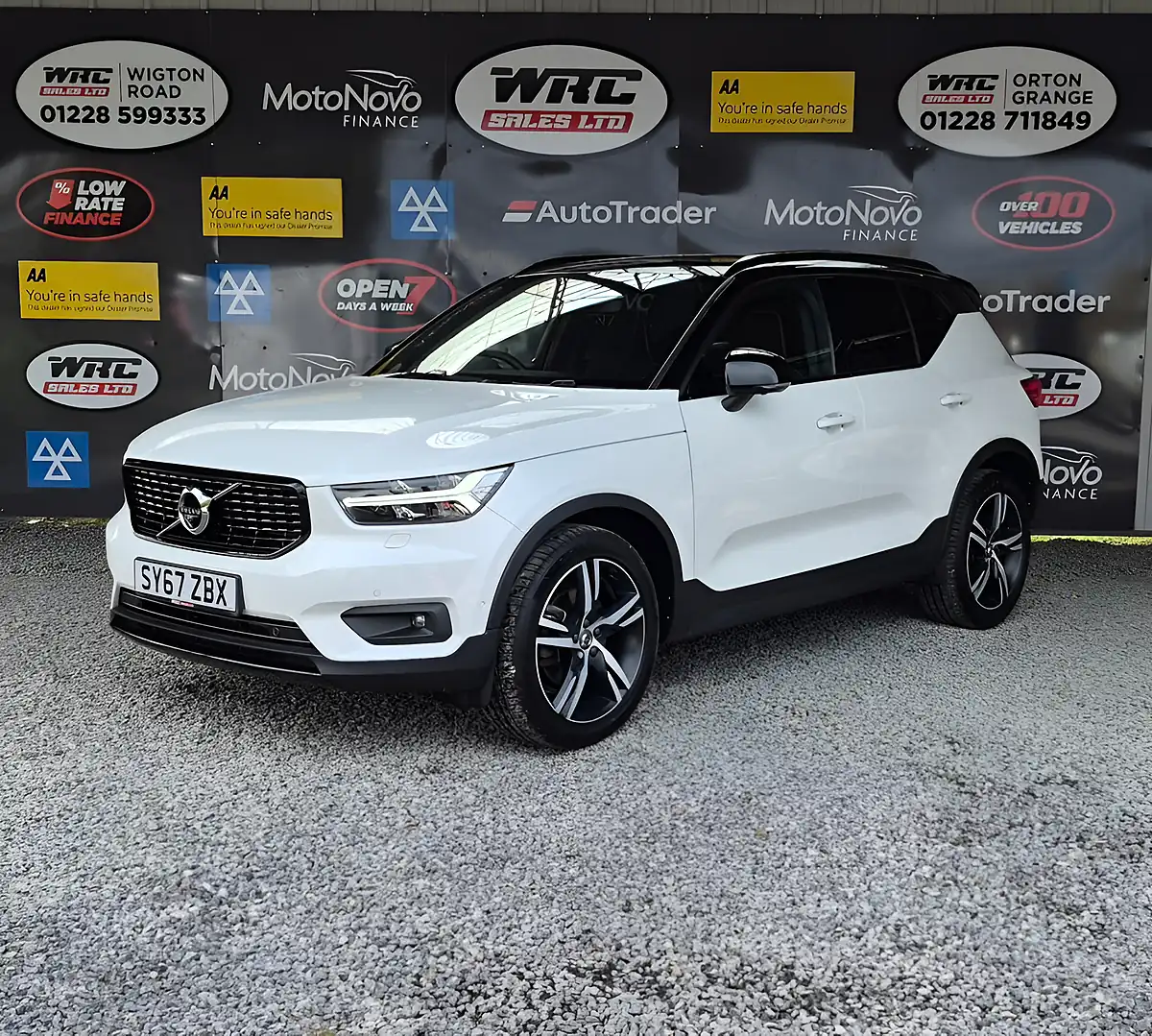 Used 2018 Volvo XC40 First Edition Crystal White - Front View