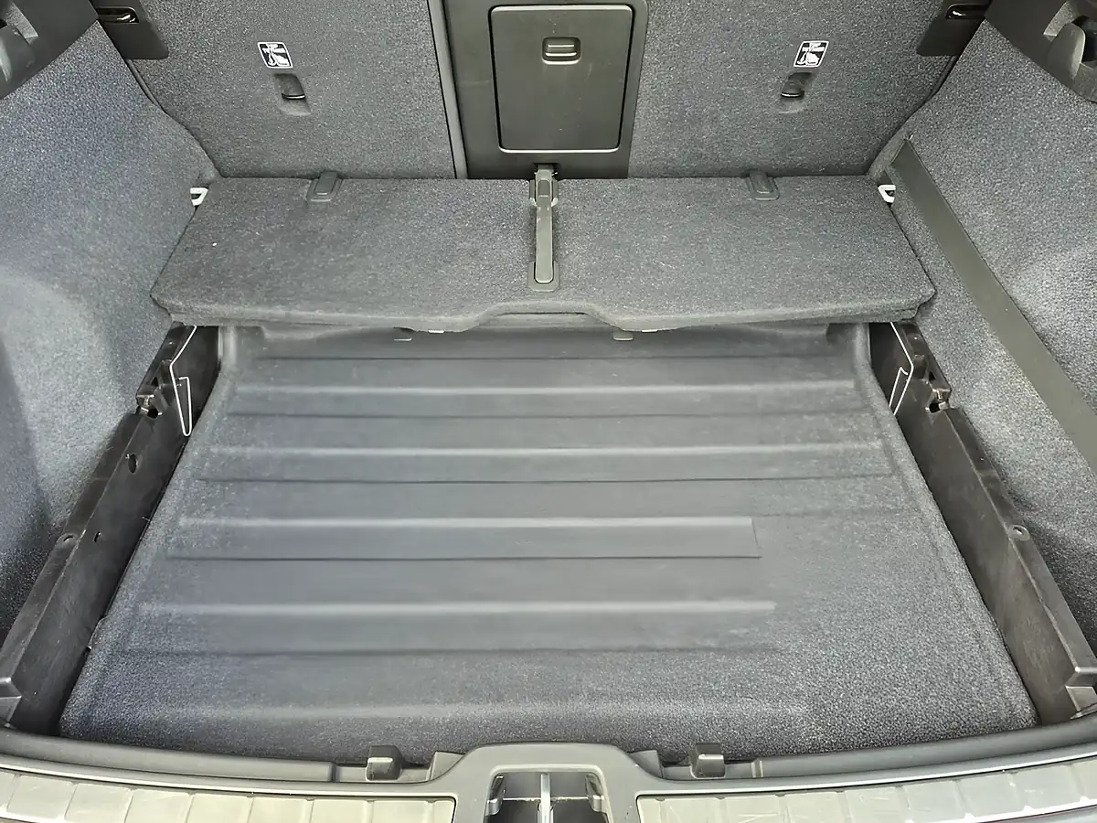 Used 2018 Volvo XC40 First Edition Crystal White - Interior and Exterior details 14