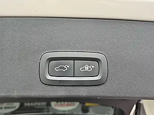 Used 2018 Volvo XC40 First Edition Crystal White - Interior and Exterior details 16