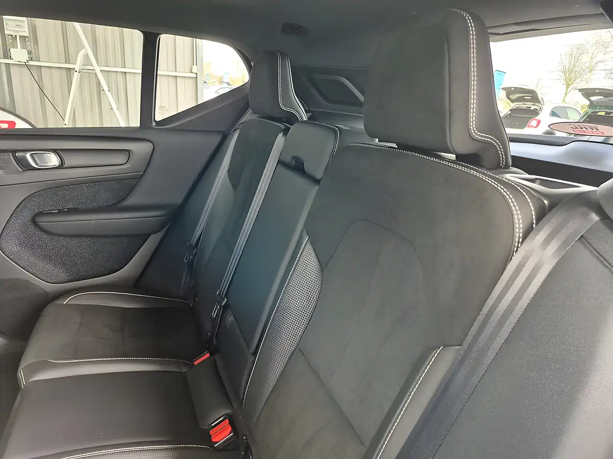 Used 2018 Volvo XC40 First Edition Crystal White - Interior and Exterior details 19