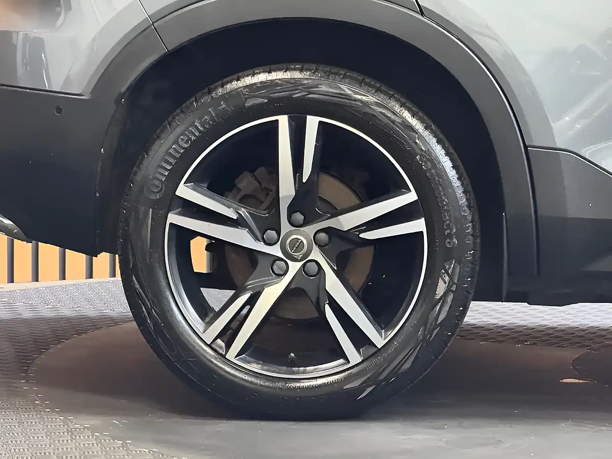 Used 2018 Volvo XC40 First Edition Grey - Interior and Exterior details 10
