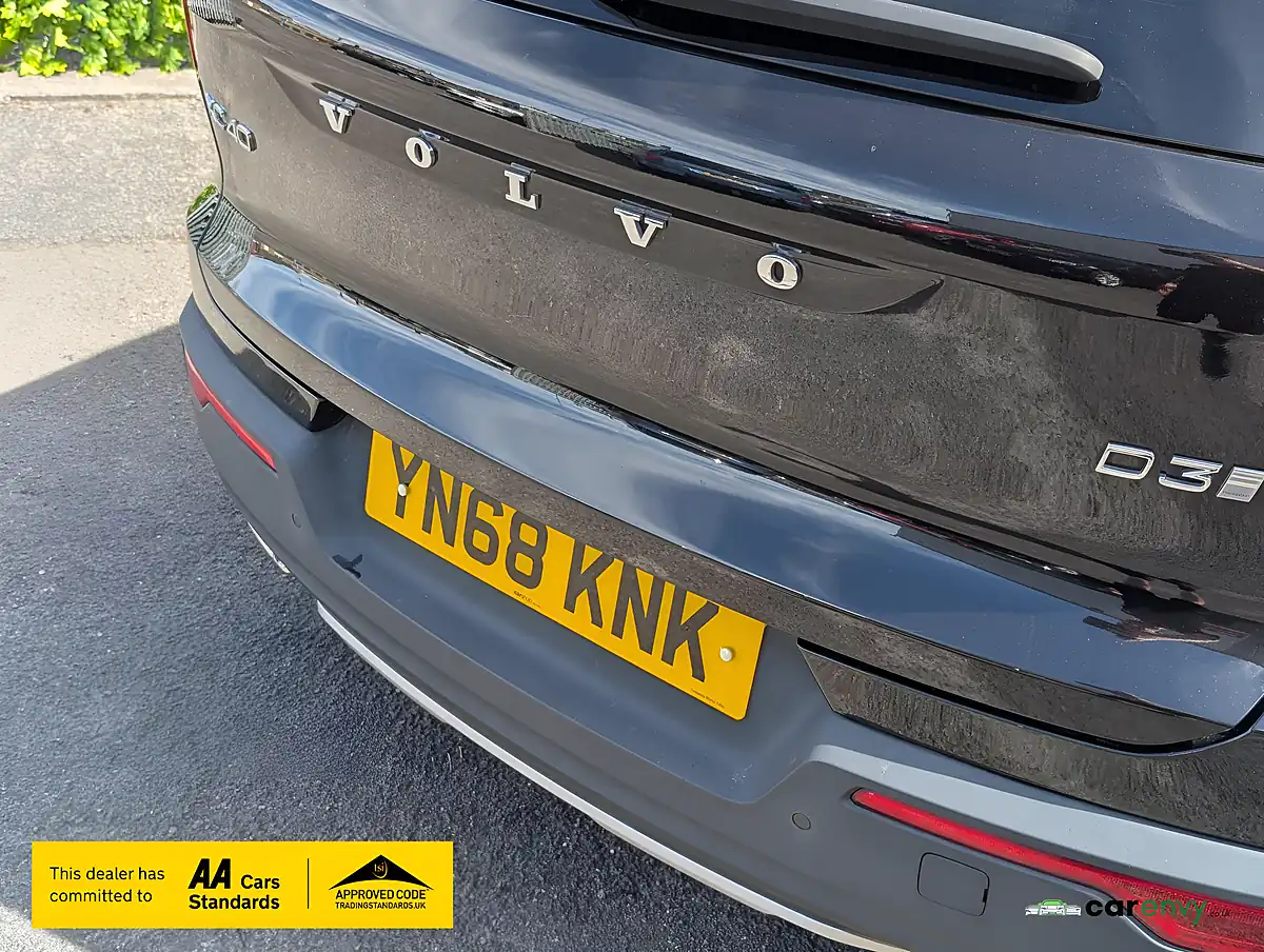 Used 2018 Volvo XC40 Inscription Onyx Black - Interior and Exterior details 10
